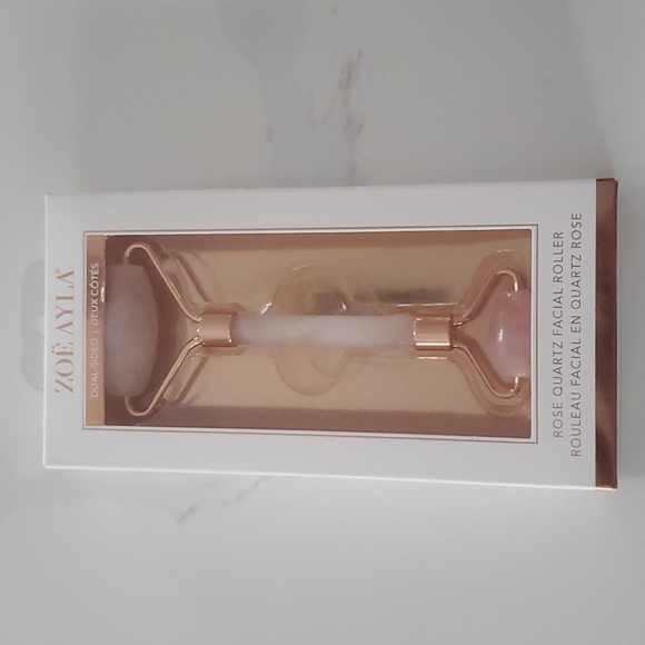 Zoe Ayla Other - Zoe Ayla Dual Sided Facial Roller